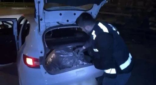 Samsun&rsquo;da otomobilin bagajında 24 bin hap ele ge&ccedil;irildi
