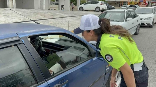 Samsun’da polisten okul çevrelerinde sıkı denetim

