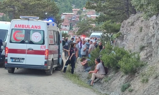 Samsun&rsquo;da trakt&ouml;r u&ccedil;uruma yuvarlandı: 1 &ouml;l&uuml;, 1 yaralı

