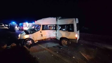 Samsun’da yolcu otobüsü minibüsle çarpıştı: 1 ölü
