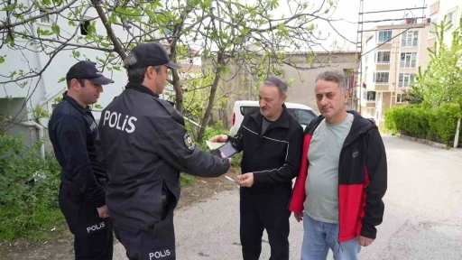 Samsun’da yürek ısıtan olay: Bulduğu içi dolar dolu cüzdanı polise teslim etti
