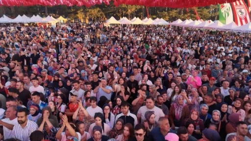 Samsun Festivali&rsquo;ni duyan 75 bin kişi yaylaya akın etti
