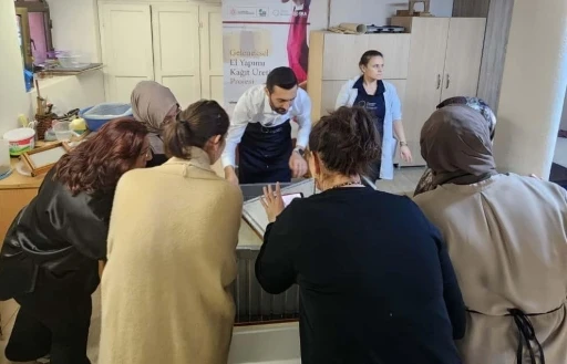 Samsun Olgunlaşma Enstitüsü’nde kenevir lifinden geleneksel kağıt yapımı eğitimi
