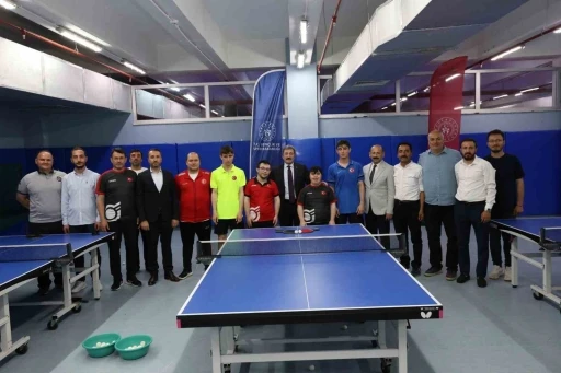 Samsunlu milli sporculara Vali Tavlı&rsquo;dan moral
