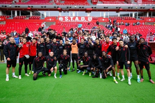 Samsunspor, G&ouml;ztepe hazırlıklarını &ccedil;ocuk taraftarların desteğiyle tamamladı
