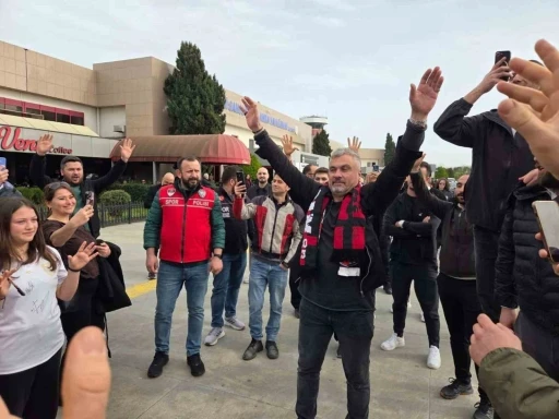 Samsunspor taraftarlarından Thomas Reis&rsquo;e duygusal veda
