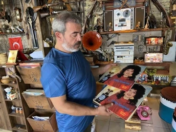 Sanatçı Gülden Karaböcek’in şarkı söylediği çorbacıdan açıklama
