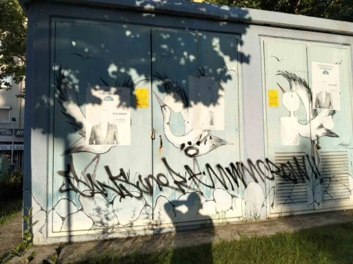 Sanatla g&uuml;zelleştirilen trafolar vandalların hedefi oldu
