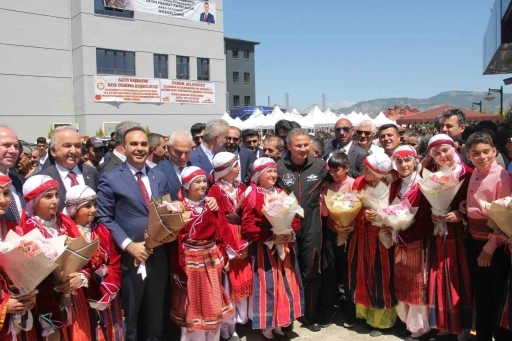 Sanayi ve Teknoloji Bakanı Mehmet Fatih Kacır: &quot;Sanayi ve Teknoloji Kolejleri kurmak üzere çalışmalarımıza başladık&quot;
