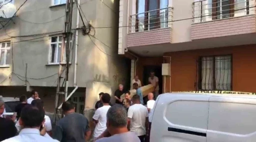 Sancaktepe’de aile faciası: Anne ve babasını bıçaklayarak öldürdü

