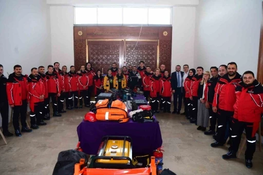 Sancaktepe&rsquo;de "Diren&ccedil;li Şehir" kararlılığı: 6 Şubat depremlerinde hayatını kaybedenler anıldı
