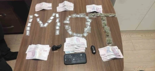 Sancaktepe polisi mıknatıslı gizli b&ouml;lmede uyuşturucu ele ge&ccedil;irdi
