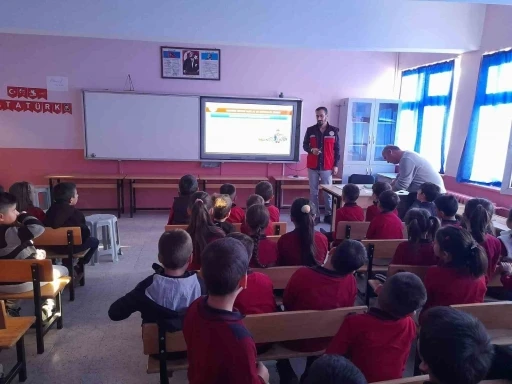 Sandıklı’da öğrenci ve velilere ilk yardım eğitimi