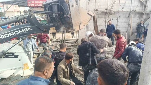 Şanlıurfa’da 2 katlı inşaatta göçük: 5 işçi altında kaldı
