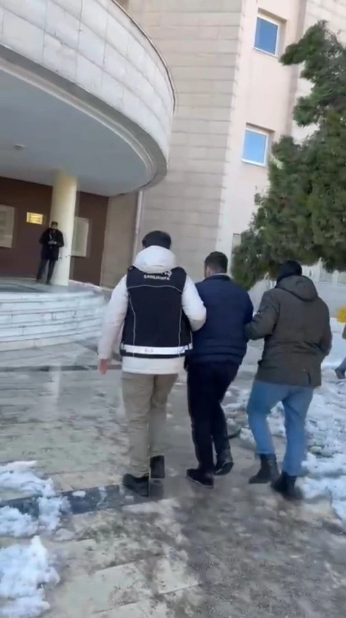 Şanlıurfa&rsquo;da 21 yıl hapis cezası bulunan zanlı yakalandı
