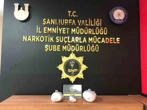 Şanlıurfa&rsquo;da 6 kilo 800 gram uyuşturucu ele ge&ccedil;irildi
