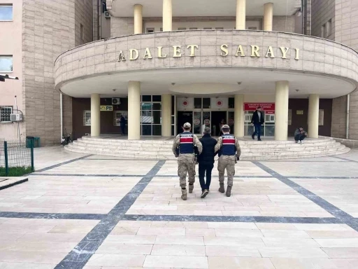Şanlıurfa&rsquo;da dolandırıcılıktan aranan şahıs yakalandı
