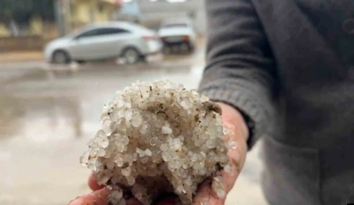 Şanlıurfa&rsquo;da dolu yağışı hayatı olumsuz etkiledi
