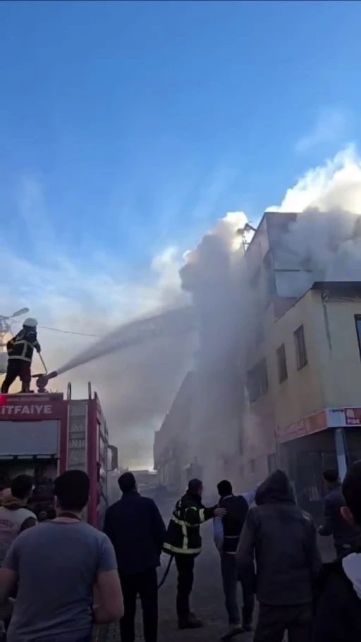 Şanlıurfa&rsquo;da halı yıkama at&ouml;lyesinde yangın
