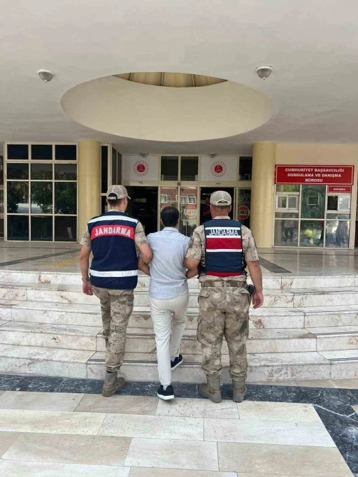 Şanlıurfa&rsquo;da hırsızlık su&ccedil;undan aranan h&uuml;k&uuml;ml&uuml; yakalandı
