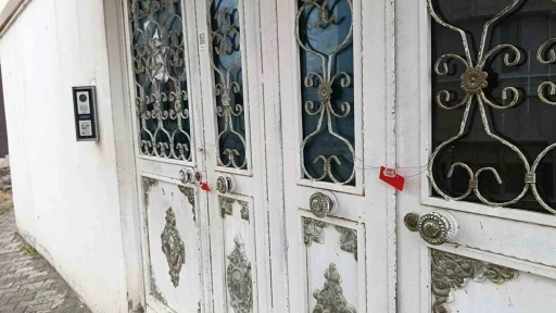 Şanlıurfa&rsquo;da istinat duvarı yıkılan binanın yanındaki apartman da boşaltıldı
