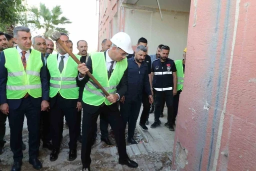 Şanlıurfa’da isyanda 13 mahkumun öldüğü cezaevi yıkılıyor
