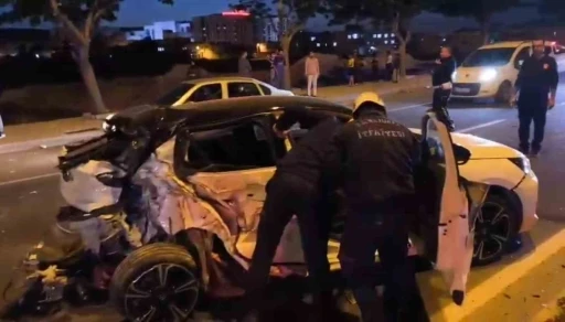 Şanlıurfa’da kamyonet ile otomobil çarpıştı: 4 yaralı
