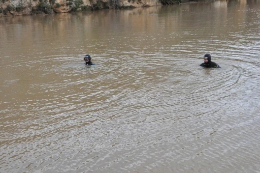 Şanlıurfa’da kanala giren 1’i çocuk 2 kişi kayboldu
