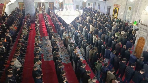 Şanlıurfa&rsquo;da Regaip Kandili coşkusu
