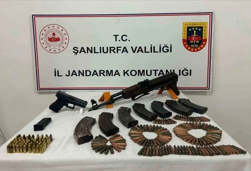 Şanlıurfa&rsquo;da silah ka&ccedil;ak&ccedil;ılığı operasyonu: 2 g&ouml;zaltı

