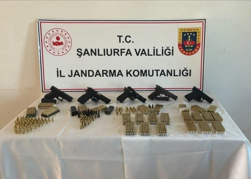 Şanlıurfa&rsquo;da silah ka&ccedil;ak&ccedil;ılığı operasyonu: 4 g&ouml;zaltı
