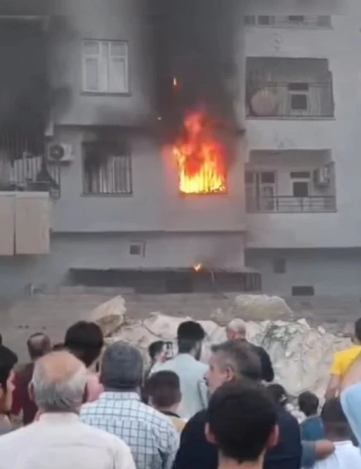 Şanlıurfa’da yangın paniği: Alev alev yanan daire küle döndü
