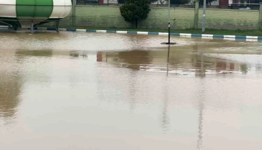 Şanlıurfa kırsalında sel hayatı fel&ccedil; etti

