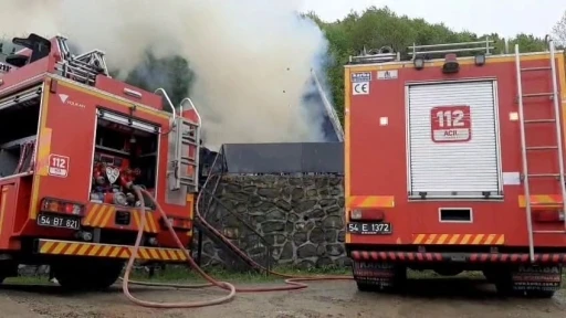 Sapanca’da bungalov alev topuna döndü
