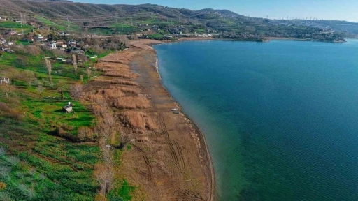 Sapanca G&ouml;l&uuml;&rsquo;nde ka&ccedil;ak yapı yıkım &ccedil;alışmalarının ikinci etabına başlandı
