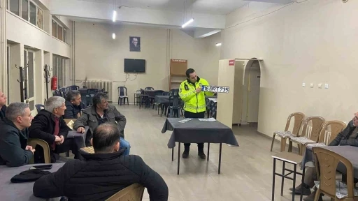 Şaphane&rsquo;de vatandaşlara Trafik Kanunu&rsquo;nda yapılan değişiklikler anlatıldı
