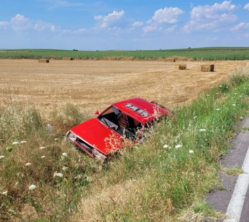Şarampole u&ccedil;an otomobilin s&uuml;r&uuml;c&uuml;s&uuml; yaralandı
