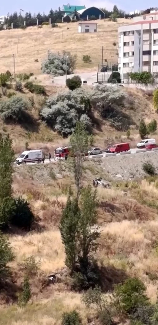 Şarampole yuvarlanan otomobilin s&uuml;r&uuml;c&uuml;s&uuml; yaralandı
