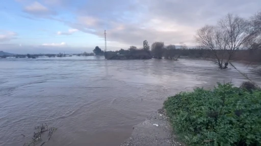 Sarı&ccedil;ay taştı, Bağarası&rsquo;nda tarım arazileri sular altında
