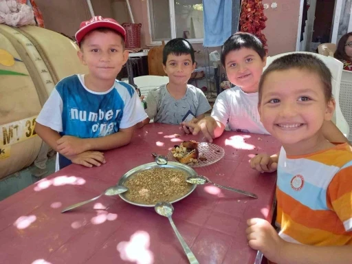Sarıg&ouml;l&rsquo;de aşure kazanları kaynamaya başladı
