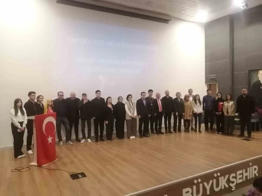 Sarıg&ouml;l&rsquo;de İstiklal Marşı&rsquo;nın kabul&uuml;n&uuml;n 104. yılına anlamlı anma
