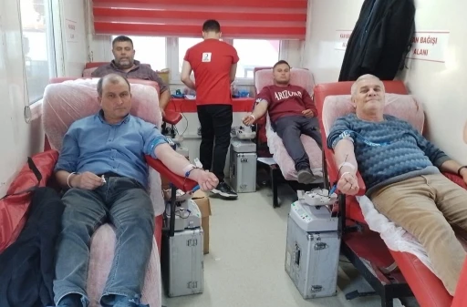 Sarıgöl’de kan bağış kampanyasına yoğun ilgi
