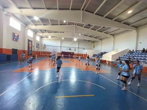 Sarıgöllü kızlar lige mağlubiyetle başladı

