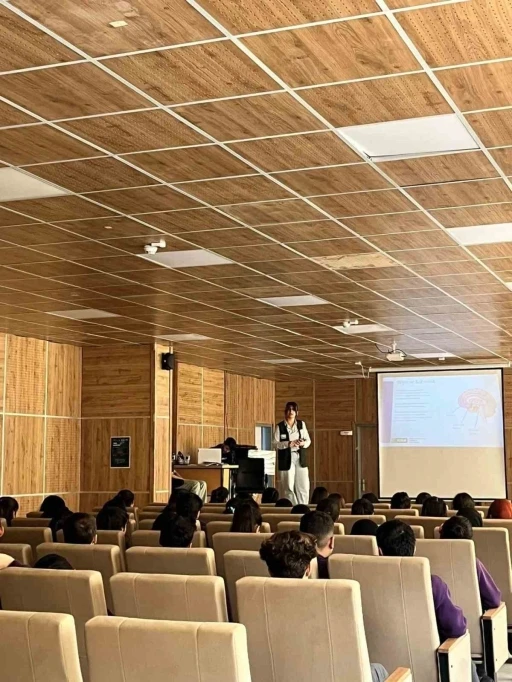 Sarıkamış Fen Lisesi&rsquo;nde Yeşilay farkındalık eğitimi d&uuml;zenlendi
