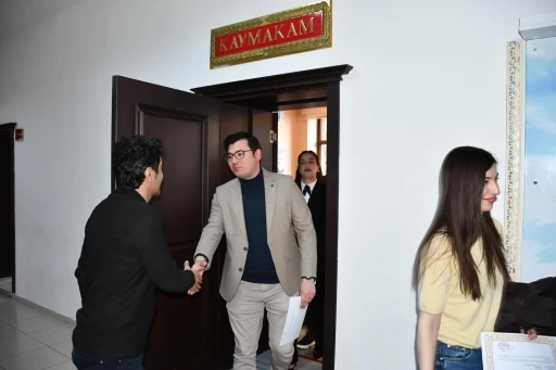 Sarıkamış Kaymakamı Aslantatar, doktorlarla bir araya geldi
