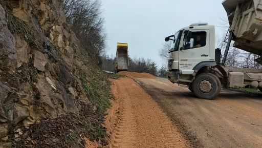 Sarıkaya k&ouml;y&uuml;nde altyapı &ccedil;alışmaları s&uuml;r&uuml;yor
