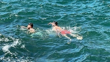 Sarıyer’de Kurban Bayramı’nın ilk gününde vatandaşlar boğazda serinledi
