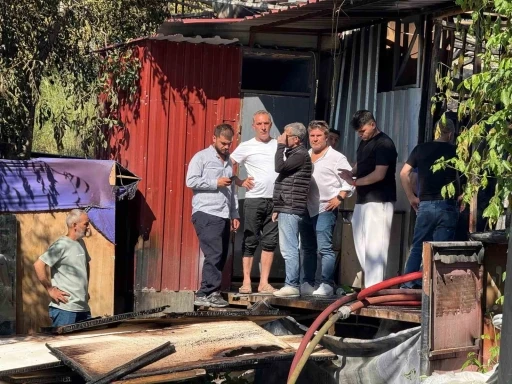 Sarıyer’de mobilya imalathanesinden alevler yükseldi
