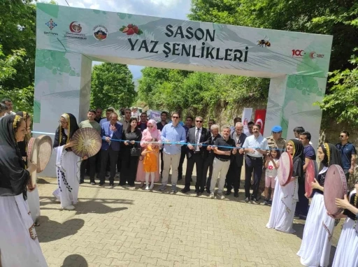 Sason&rsquo;da ilk defa d&uuml;zenlenen yaz şenliği yoğun ilgi g&ouml;rd&uuml;

