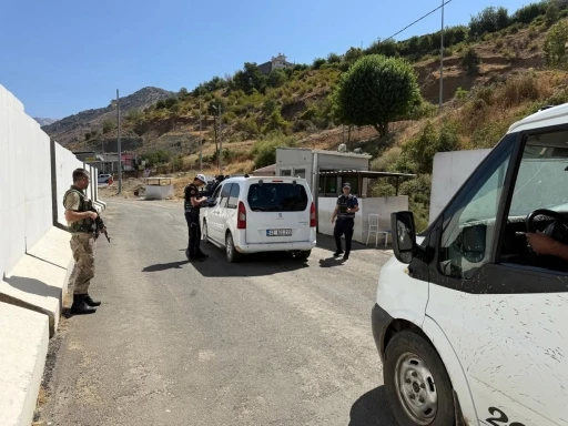 Sason&rsquo;da "Huzurlu Sokak Uygulaması" denetimleri s&uuml;r&uuml;yor
